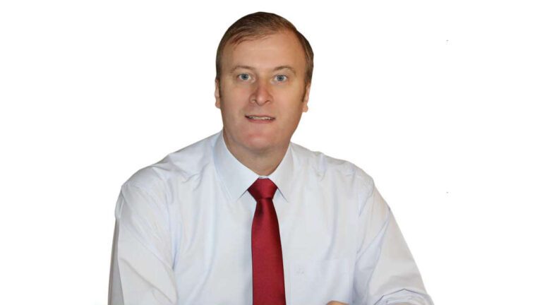 Președintele PRO România Vaslui iese la atac: „Domnilor politicieni, vedeți-vă de partidele voastre!”