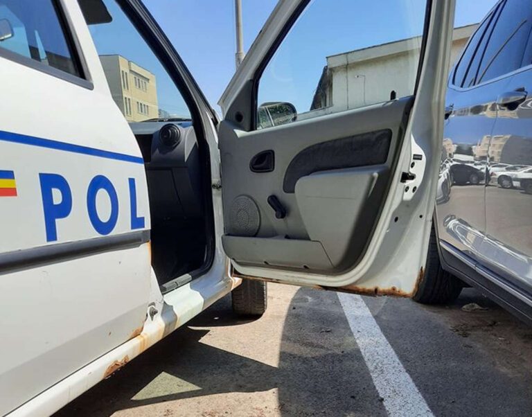 Mașinile de poliție, hârburi pe patru roți!