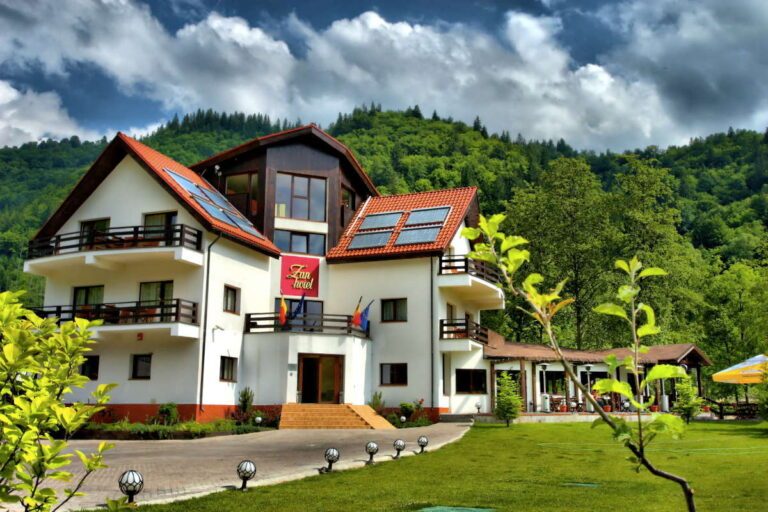 Vreți să plecați la pensiuni și hoteluri, după 15 mai? Gândiți-vă de două ori!