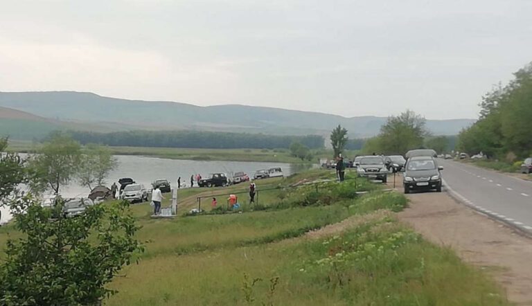 ȘTIRILE AMIEZII: S-au încins spiritele între pescarii de pe Pușcași!