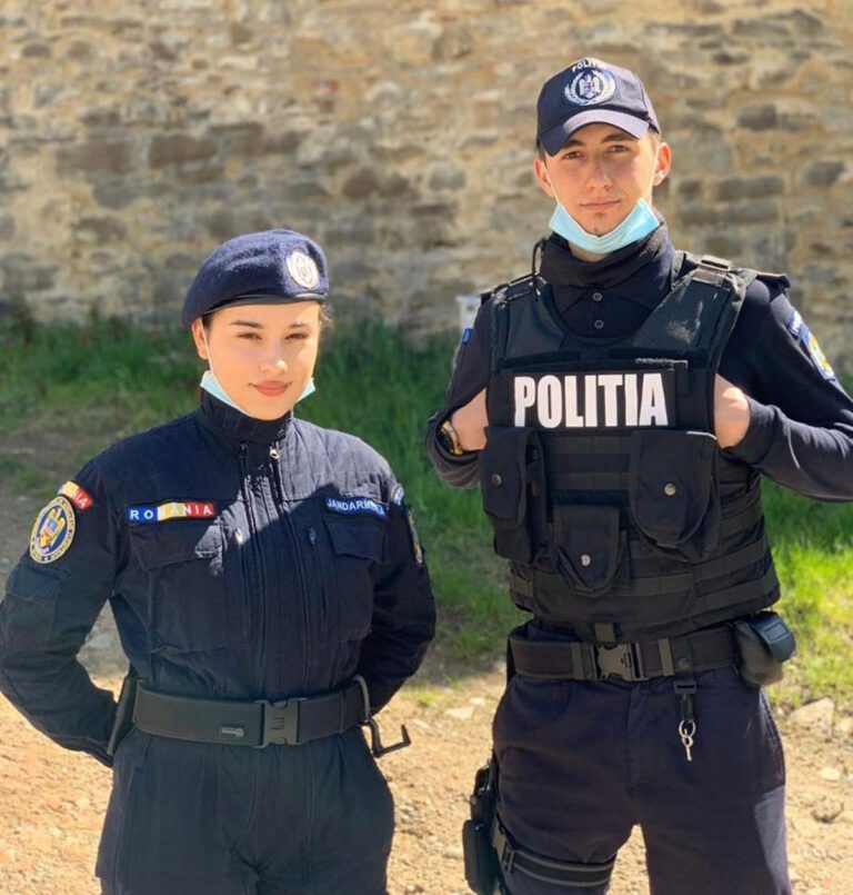 Gest de toată lauda, doi tineri polițiști au salvat o femeie