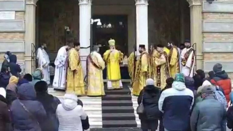 Credincioșii vasluieni, sfătuiți să respecte deciziile Patriarhiei și ale Guvernului