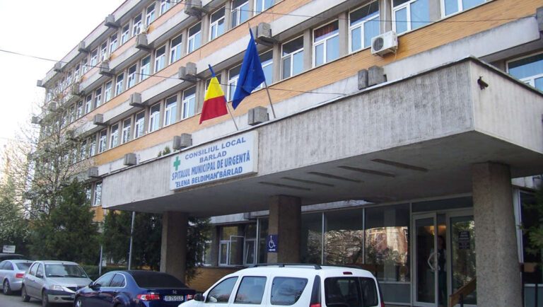 INCREDIBIL: Bate vântul în spitalul-covid de la Bârlad, pacienți pe sponci!