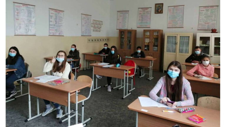Doi candidați la Bac 2020 au dat-o în bară. Vezi cine sunt „isteții”!