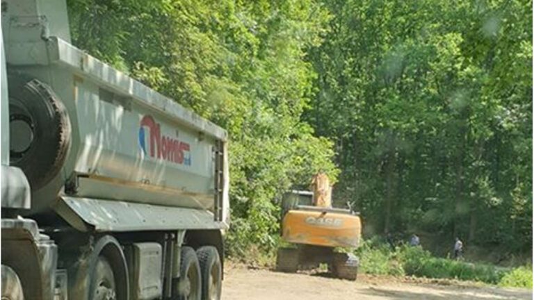 Compania Nomis a început asfaltările în comuna Dragomirești, plus lucrările la noul pod de la Doagele
