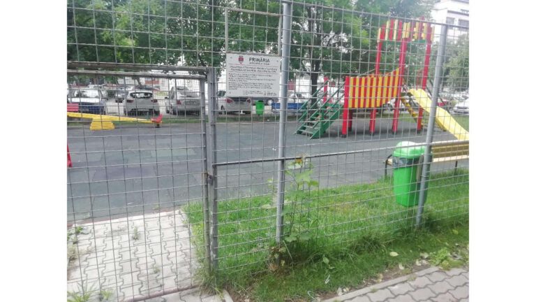 Ce trist! Vacanța a venit, dar parcurile copiilor din Vaslui rămân închise!