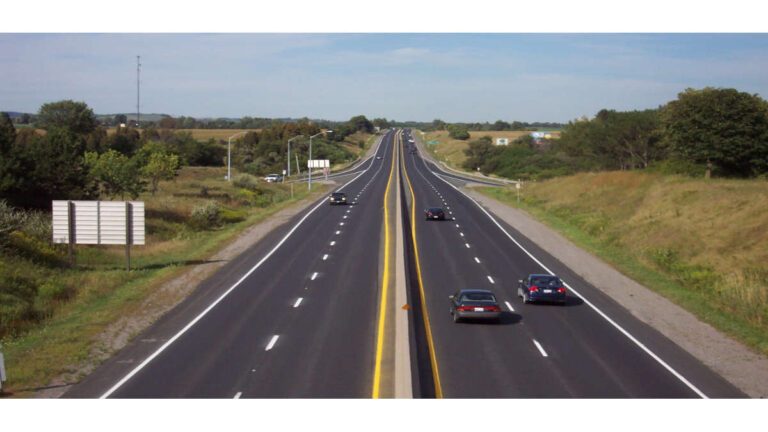Liberalii promit că vor realiza peste 3.000 de kilometri de autostradă în 10 ani. Vasluiul este pe listă?