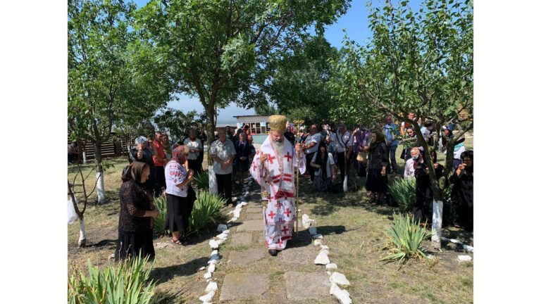 PS Ignatie, Episcopul Hușilor, slujbă religioasă în mănăstirea în care a murit Irina Cornici