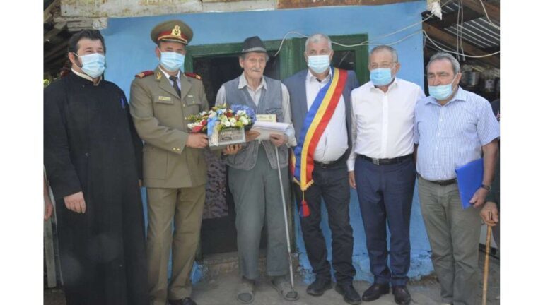 Veteran de război din Gherghești, sărbătorit de Consiliul Județean la împlinirea a 100 de ani