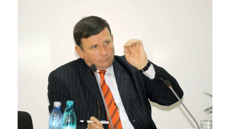 Astăzi este ziua de naștere a celui mai bun primar din istoria Vasluiului. Să-i urăm „La Mulți Ani!”!