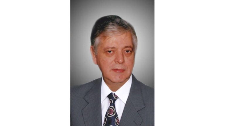 Când pleacă dintre noi oameni