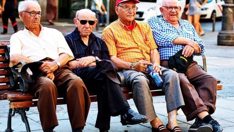 Premierul Nicolae Ciucă a anunțat cu cât vor crește pensiile românilor, de anul viitor! Este o veste bună pentru pensionarii vasluieni!
