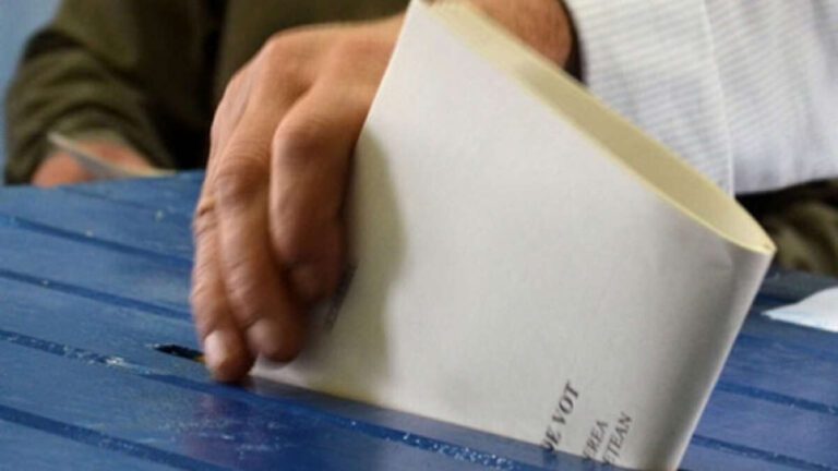 Aproape 70.000 de vasluieni au votat până la ora 13.00. Cozi mari la secțiile de votare!
