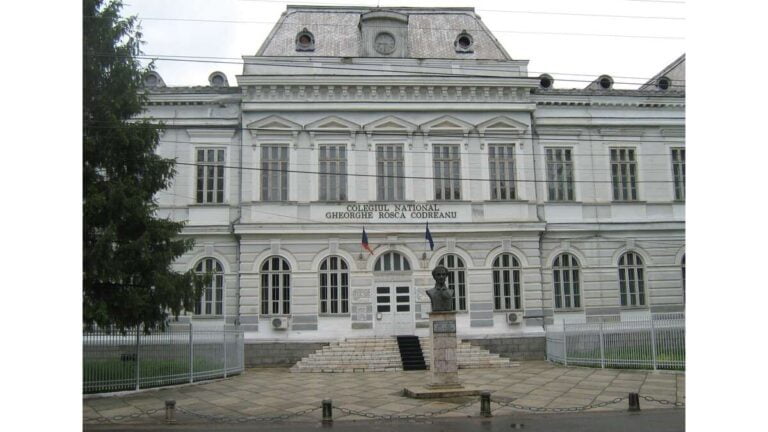 Colegiul Ghe. Roșca Codreanu Bârlad, blocat total de Covid 19! 32 de clase, cu 932 de elevi, vor învăța online! (LISTĂ ȘCOLI)