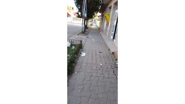 Oameni buni din Murgeni, chiar vă place să trăiți așa?