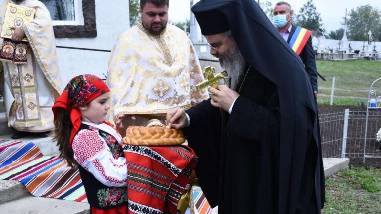 Episcopul Hușilor îi pune la zid pe cei care defăimează Biserica strămoșească: „Sunt fundamentaliști și devin agresivi!”