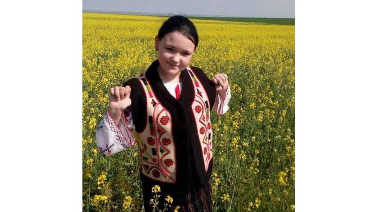 A apărut o nouă stea a muzicii populare, la Vaslui! Merită să ascultați videoclipul!