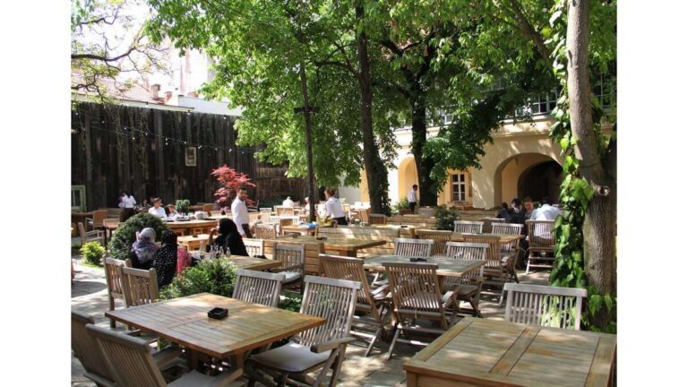 La Vaslui, Bârlad și Huși, se închid restaurantele și cafenelele. Masca este obligatorie, pentru copii în vârstă de peste 5 ani! COMUNICAT OFICIAL!