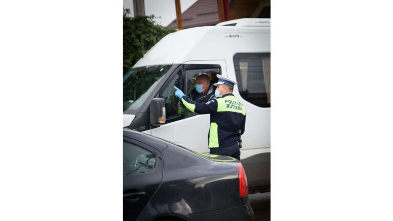 Nu ați purtat mască de Crăciun? Sute de polițiști, în controale pe străzi!