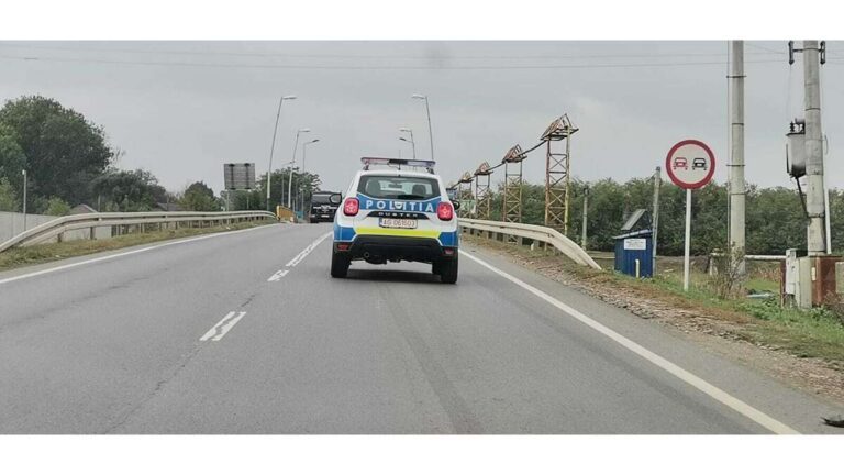 Ideea amuzantă a unui polițist! „Conducere persoană suspectă la sediul unității de poliție – 30 lei; Verificarea în teren persoane izolate/carantinate – 40 lei/persoană”