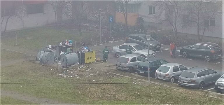 Nu mai parcați în fața punctelor de colectare a gunoaielor! Unde este Poliția Locală?