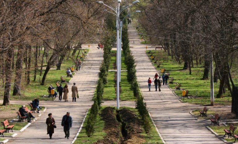 Bârladul este din nou în zona galbenă a cazurilor Covid! De sâmbătă, limitări pentru bârlădeni!