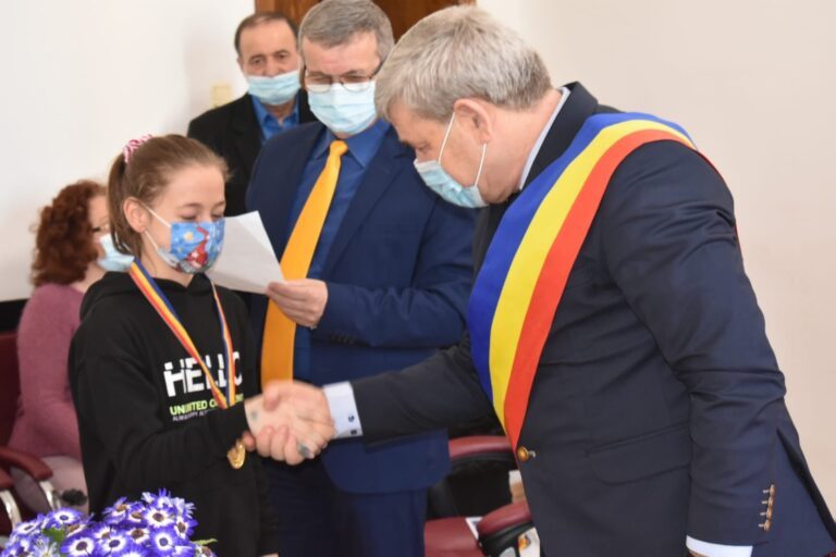 Atleții care fac cinste Bârladului, premiați de primarul Boroș! Senatorul Iulian Bîca a participat la eveniment!