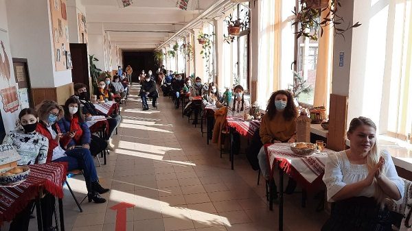 În memoriam, profesorul Romeo Tălmaciu! Acțiune de Dragobete, organizată la liceul "Emil Racoviță"! 1 dragobete la liceul racovita 1