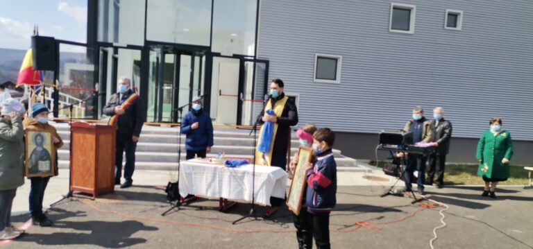 ACUM În comuna Lipovat! Inaugurarea sălii de sport!