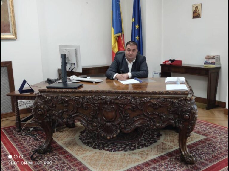 Decizie de ULTIMĂ ORĂ, anunțată de deputatul vasluian Adrian Solomon! Personalul contractual din perioada stării de alertă și urgență rămâne la posturi!