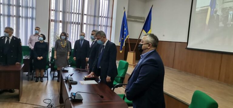Profesorul Lăudatu a fost investit ca prefect al județului!