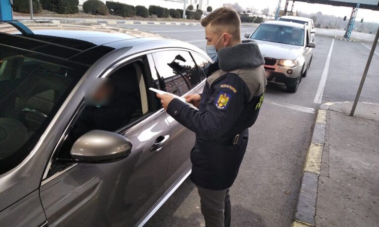 Autovehicul radiat din circulație, descoperit în trafic