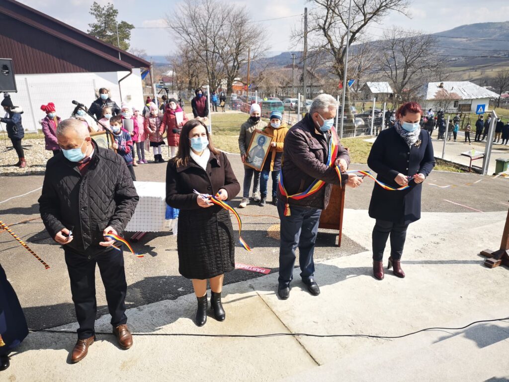 Primarul harnic din fruntea Lipovățului este mândru de comuna sa! "Avem condiții ca la Vaslui", spune Valerian Hriscu 1 f7ddd9d7 44fb 4297 90e0 6ec95f403af7