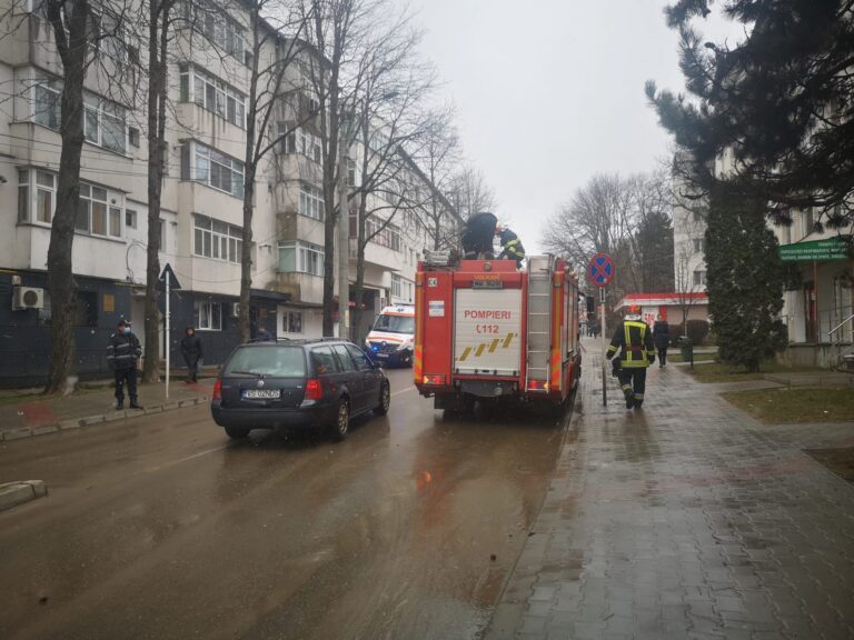 Alerta la Vaslui, pe strada Nicolae Iorga! O persoana de 97 de ani nu răspunde la ușa!