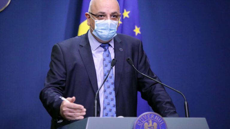 Raed Arafat vrea vaccinare obligatorie în rândul bugetarilor! Măsura se poate aplica în maxim 3 săptămâni, odată cu aprobarea unei legi în acest sens
