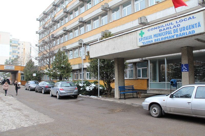 La spitalul Covid din Bârlad, ca la închisoare! Bolnavii de acolo nu sunt pușcăriași, să-i țineți departe de familii! 1 spital barlad 1
