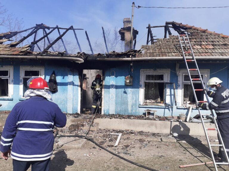 Pericol de explozie la Codăești! O casă era să fie spulberată de o butelie în flăcări!