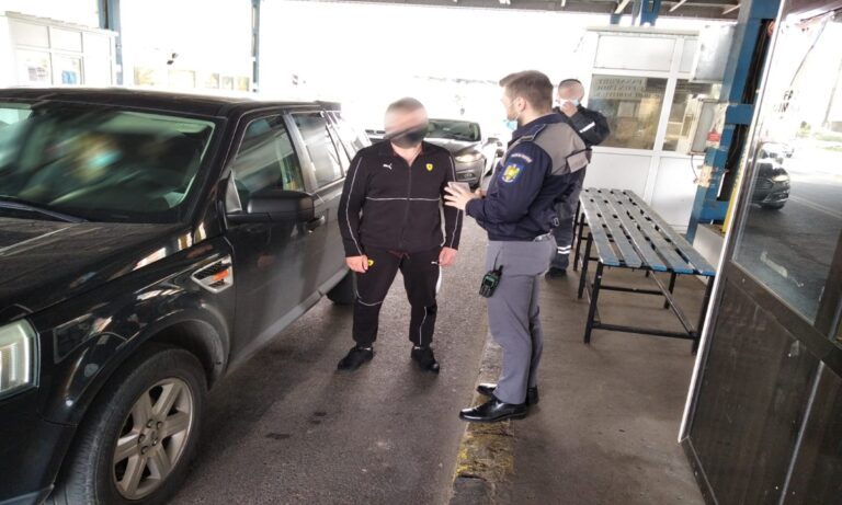 TUPEU MAXIM! A condus de la Arad si pânã la Albita, fãrã permis de conducere! Voia sa ajungă la Chișinău!