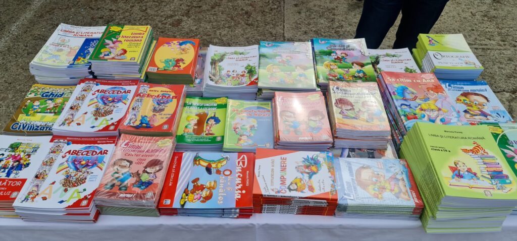 Copiii Centrului Școlar pentru Educație Incluzivă Negrești au primit cadouri de la polițiști 2 CSEI 3 2