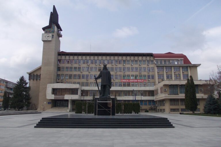 Mii de bugetari vasluieni vor fi afectati! Se discutã azi în Guvern limitarea sporurilor pentru bugetari!