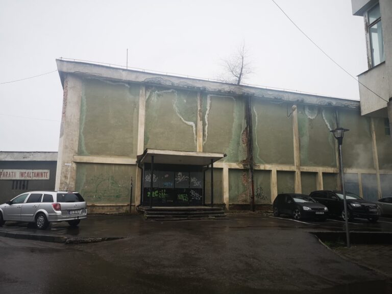 Preluarea cinematografelor Modern si Independenta, o afacere pãguboasã a Primãriei municipiului Vaslui