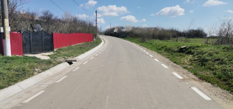 În Deleni, ca la oras, cu asfalt la poartã! Constructorii de la Viacons Rutier Husi au predat o nouã lucrare de exceptie!