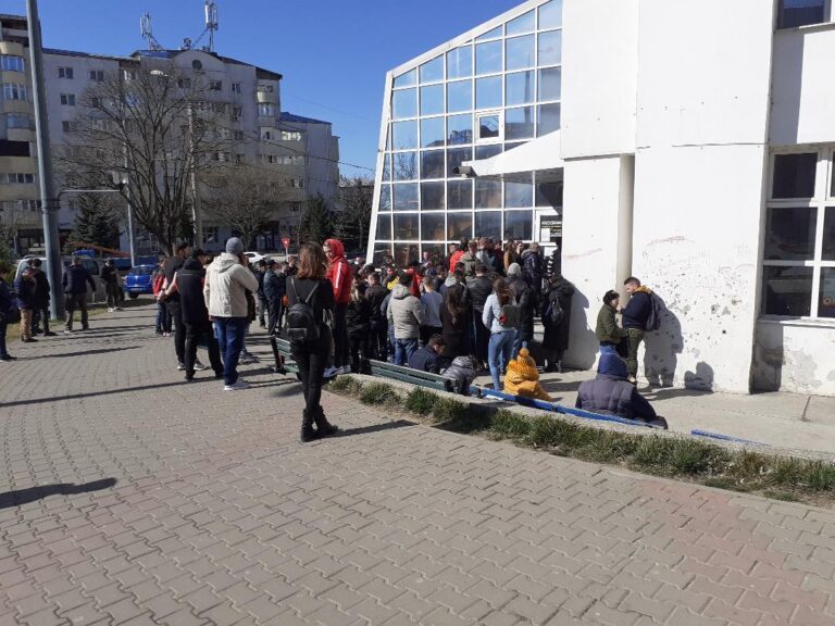 Programul examenelor la Permise Auto a fost modificat, reclamație la DSP! Vezi în ce condiții vei intra la examen!