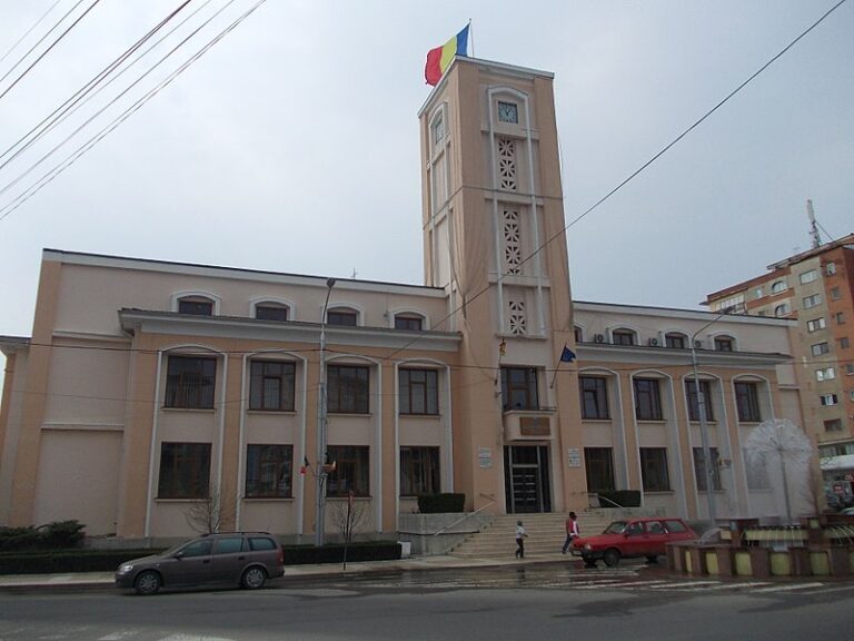 Municipiul Bârlad rãmâne sub cod rosu de îmbolnãviri Covid 19! De astãzi, restaurantele, sãlile de jocuri si cafenelele, închise!