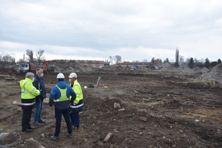 A început constructia celui mai mare complex comercial al Bârladului! Vor fi create sute de locuri de muncã!