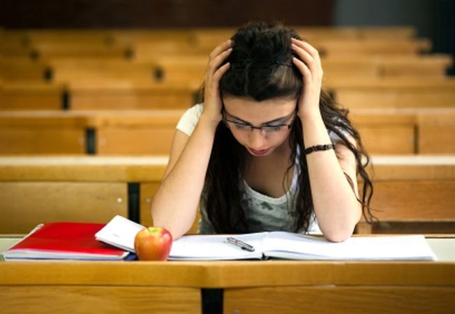Rezultate slabe la simularea Bacalaureatului. Doar 40% dintre elevi au obtinut medii de promovare