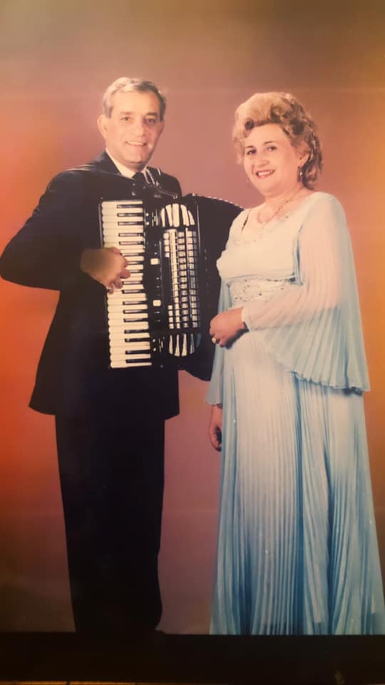 Mii de vasluieni au crescut ascultând muzica ei! Încă un nume mare al muzicii lăutărești răpus de COVID 19, după Nelu Ploieșteanu și Cornelia Catanga!