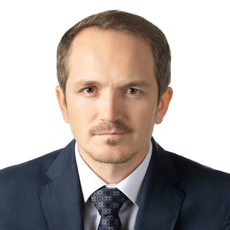 Demagogie ieftinã, domnule deputat Botez! La Vaslui vã pupati cu Tãtaru, iar la Bucuresti trageti în Cîtu?