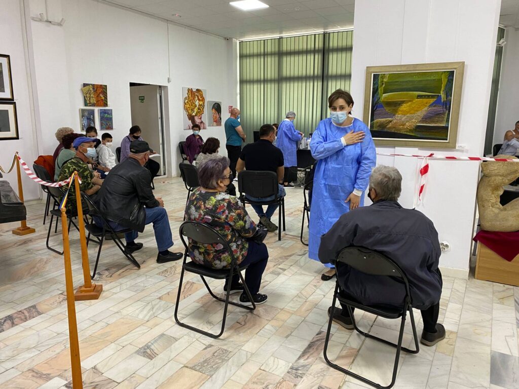 Felicitări, vasluieni, bârlădeni și negreșteni! Record de vaccinare, pentru ziua de duminică! 2 186551546 2777921362430302 5066556162533478211 n