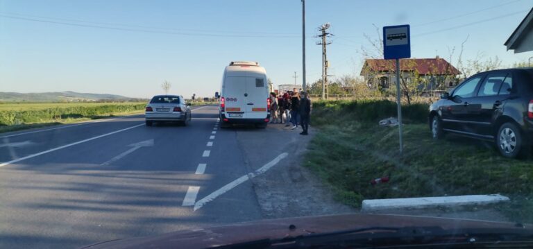 Microbuz plin cu pasageri, oprit de Politia Rutiera! Soferul microbuzului, amendat!